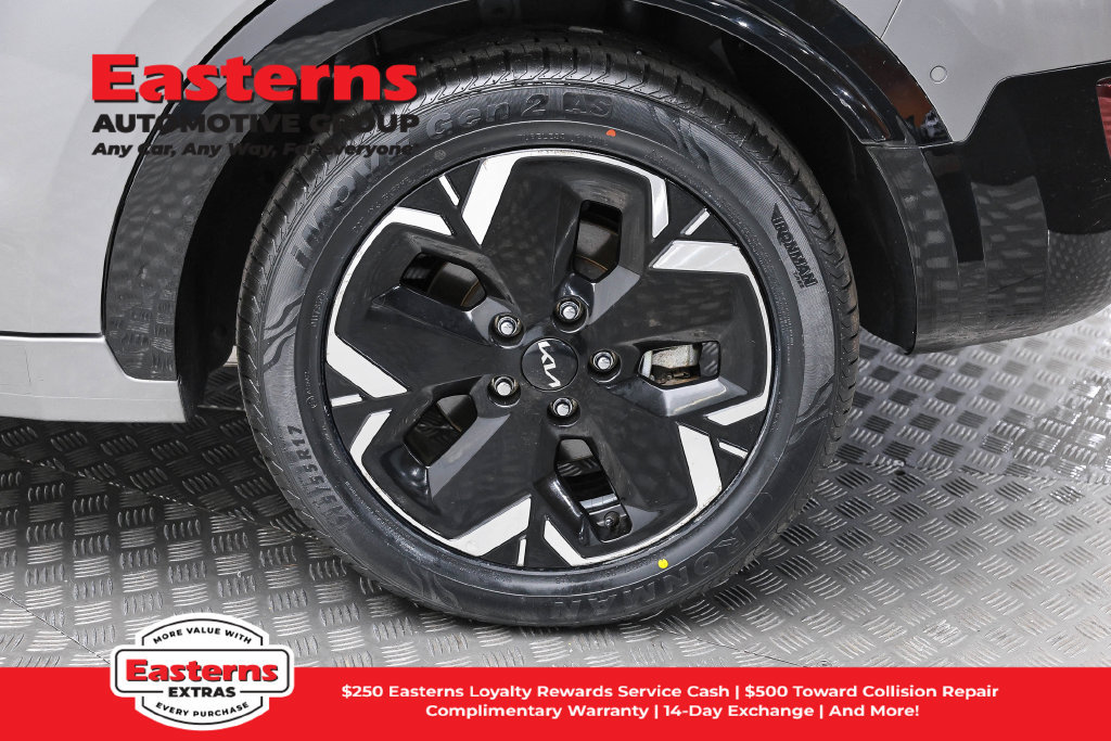 Used 2023 Kia Niro Wave w/ Wave Preserve Package FWD image 9