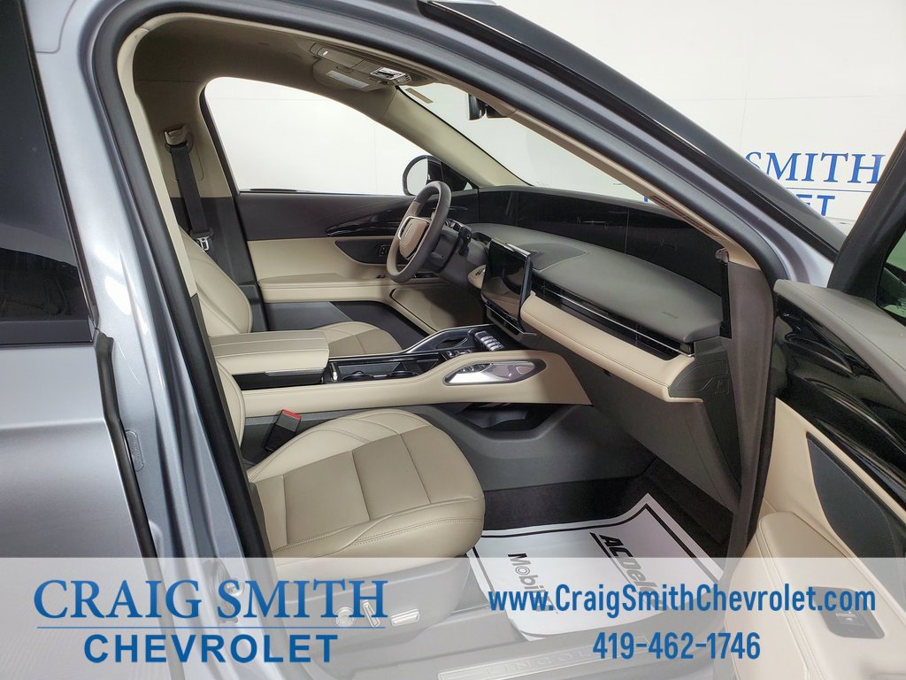 Used 2025 Lincoln Nautilus Premier image 45