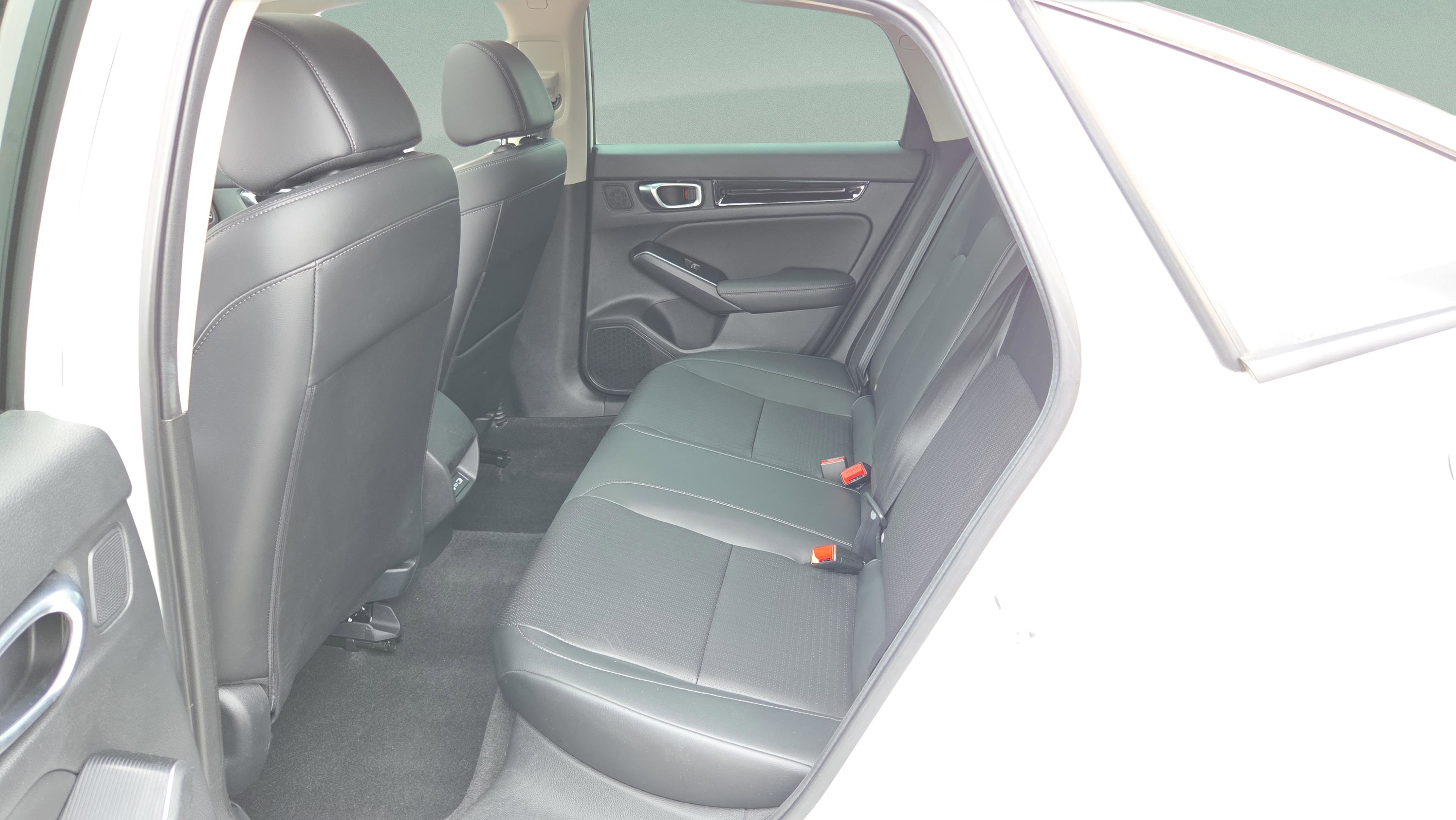 Used 2023 Honda Civic Touring image 14