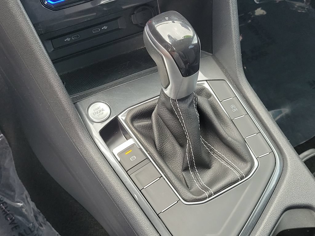 Used 2023 Volkswagen Tiguan SE w/ Panoramic Sunroof Package FWD image 26