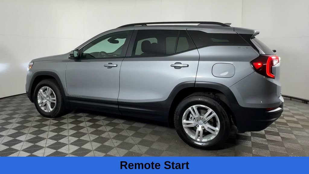 Used 2023 GMC Terrain SLE w/ Driver Convenience Package image 9