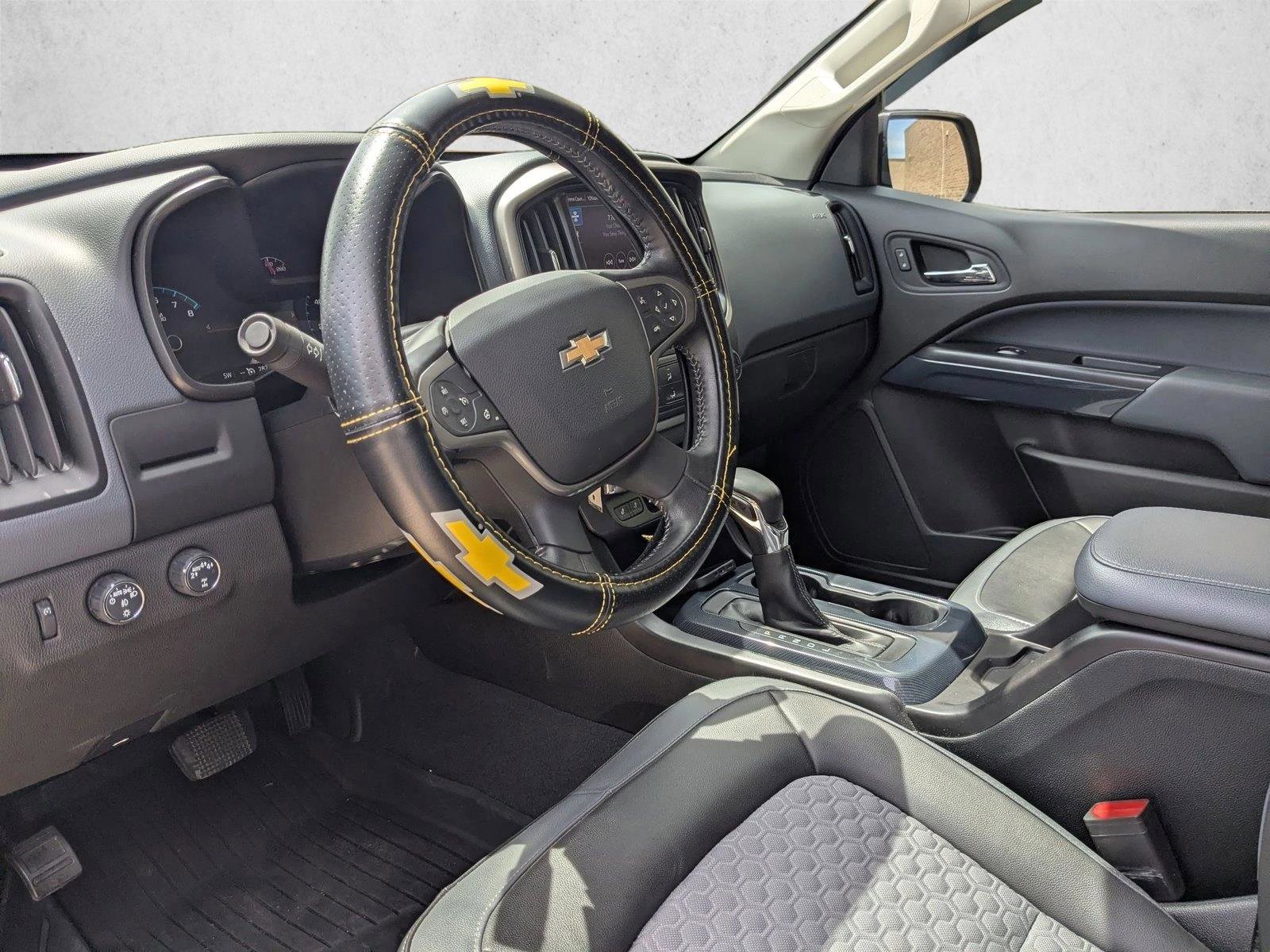 Used 2022 Chevrolet Colorado Z71 AWD/4WD image 10