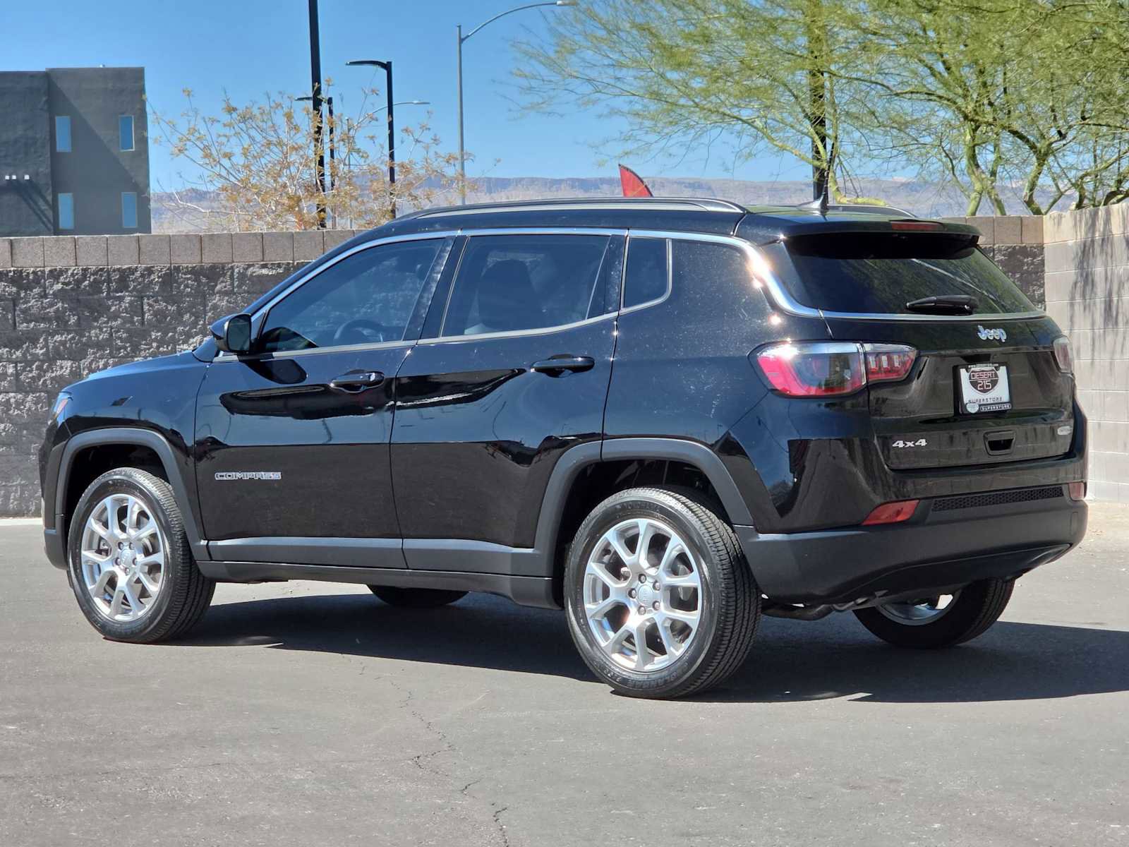 Used 2024 Jeep Compass Latitude image 7