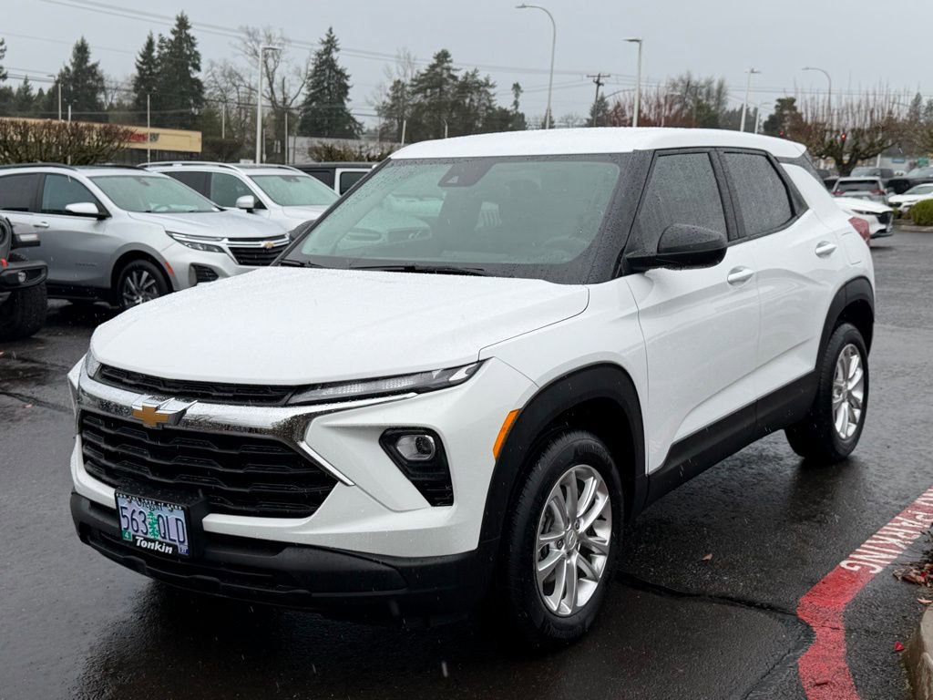 Used 2025 Chevrolet TrailBlazer LS w/ LS Convenience Package image 4