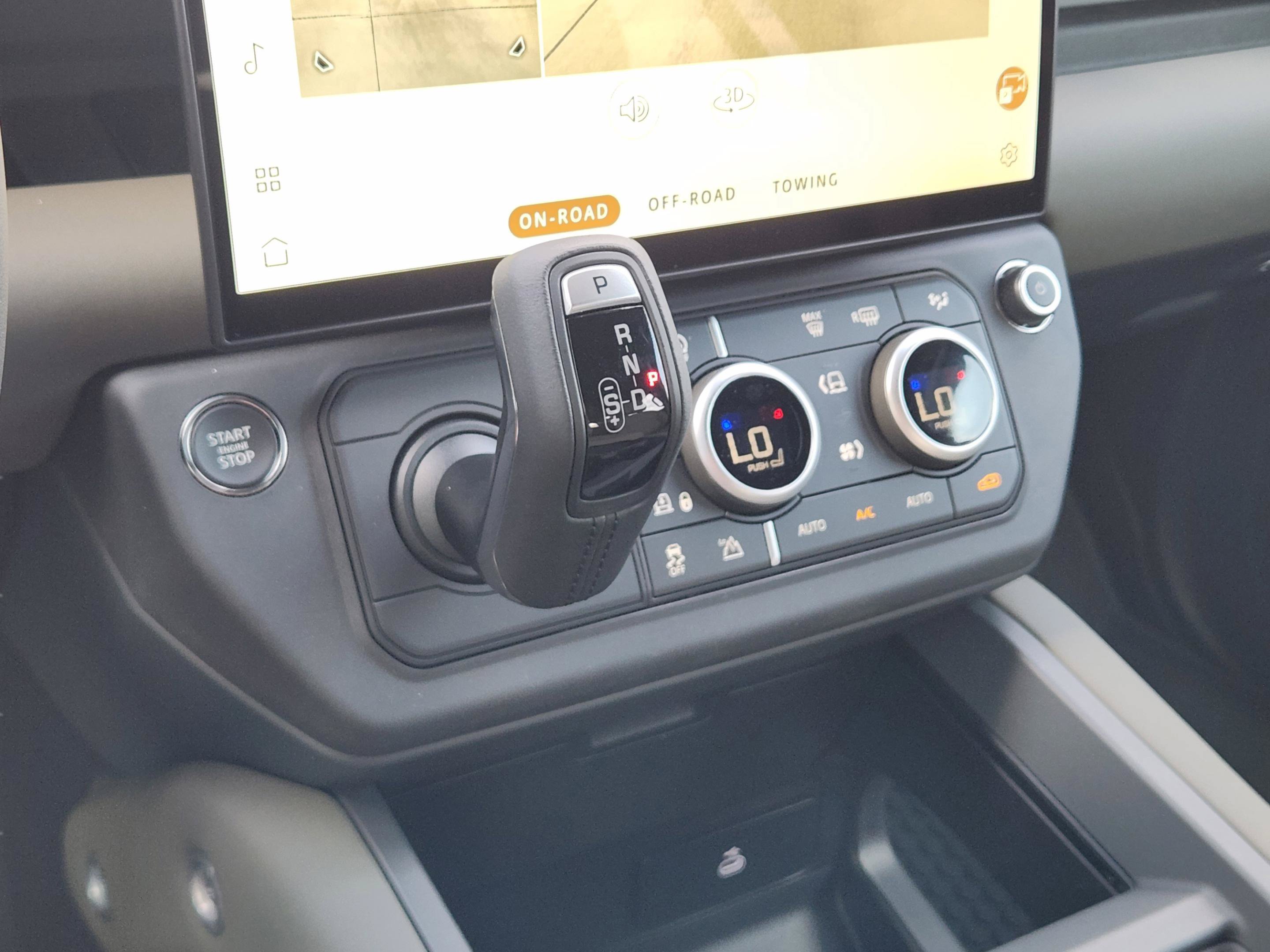 New 2026 Land Rover Defender 110 X-Dynamic SE AWD/4WD image 15