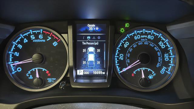 Used 2022 Toyota Tacoma TRD Off-Road image 14