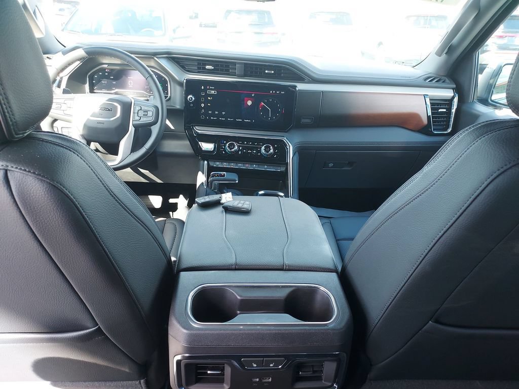 Used 2025 GMC Sierra 1500 Denali w/ Denali Reserve Package AWD/4WD image 10