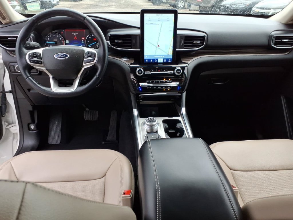 Used 2023 Ford Explorer Limited w/ Limited Technology Package AWD/4WD image 13