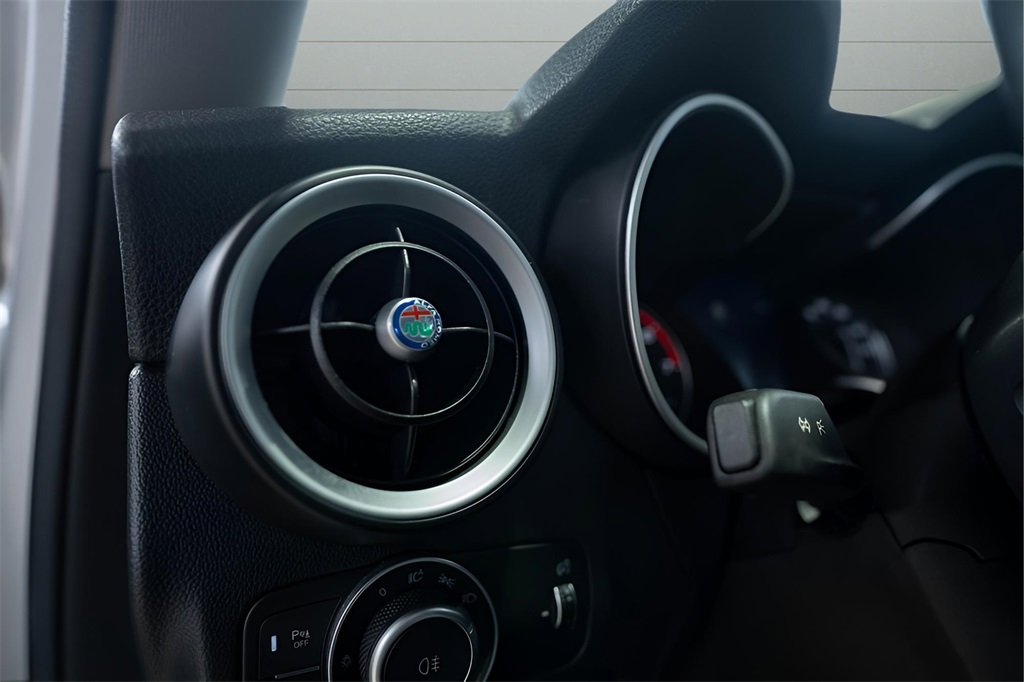 Used 2021 Alfa Romeo Stelvio Sprint w/ Nero Edizione image 23