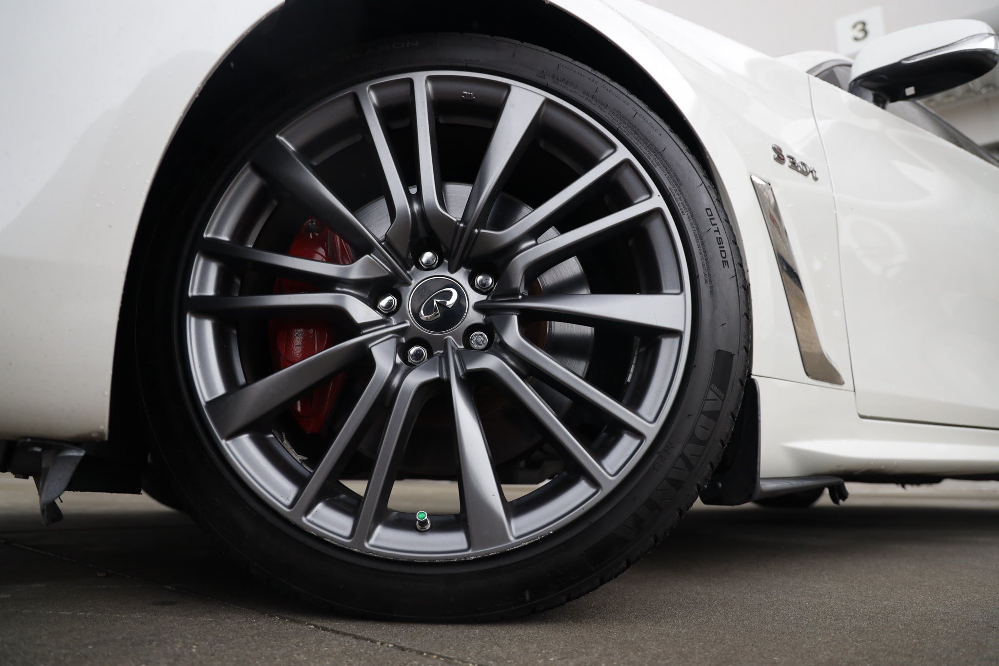 Used 2017 INFINITI Q60 Red Sport 400 RWD image 40