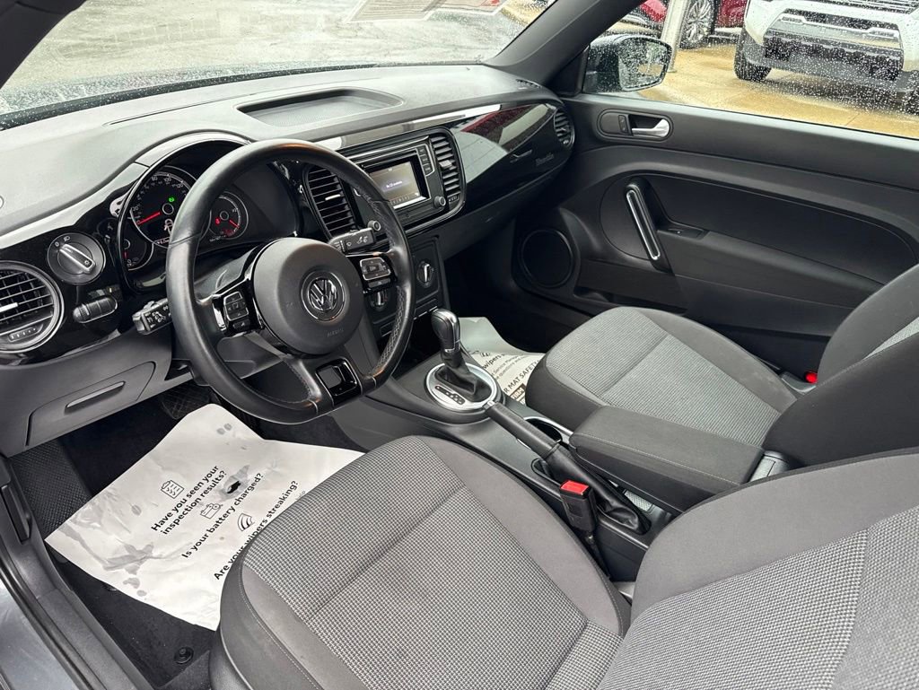 Used 2018 Volkswagen Beetle 2.0T S FWD image 12