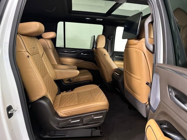 Used 2024 Cadillac Escalade ESV Sport w/ LPO, ONYX Package image 28