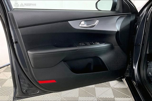 Used 2022 Kia Forte LXS image 22