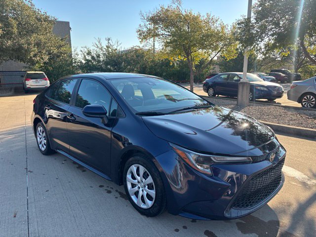 Used 2021 Toyota Corolla LE FWD image 3