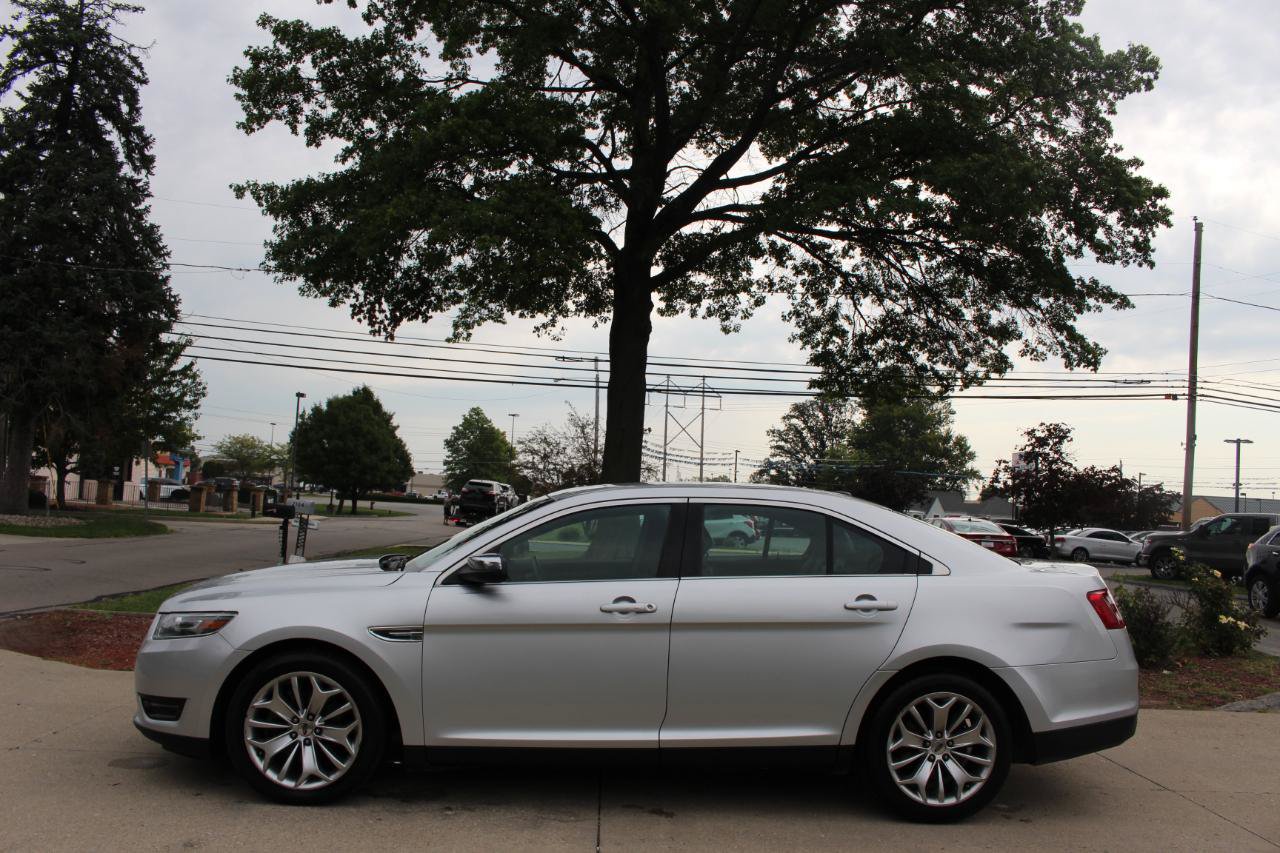 Used 2019 Ford Taurus Limited FWD image 6