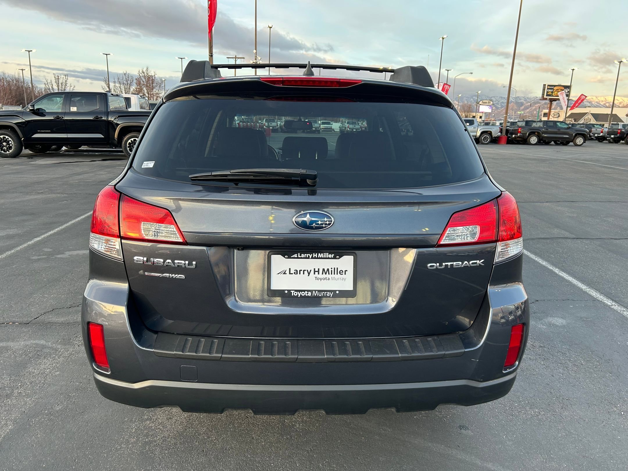 Used 2011 Subaru Outback 2.5i Limited image 4