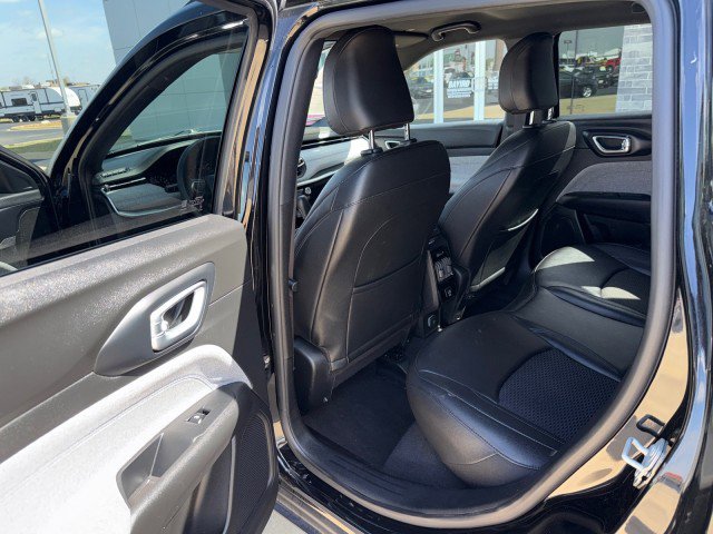 Used 2024 Jeep Compass Latitude AWD/4WD image 12