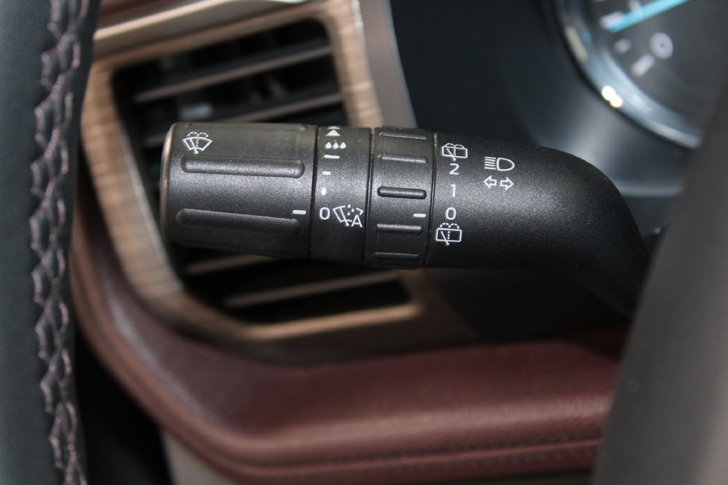 Used 2024 Ford Expedition Limited RWD image 42