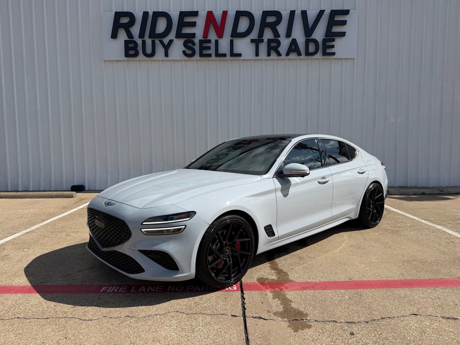 Used 2022 Genesis G70 3.3T RWD image 1