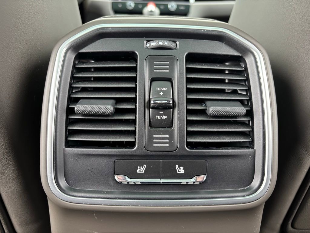 Certified 2026 Porsche Macan image 18