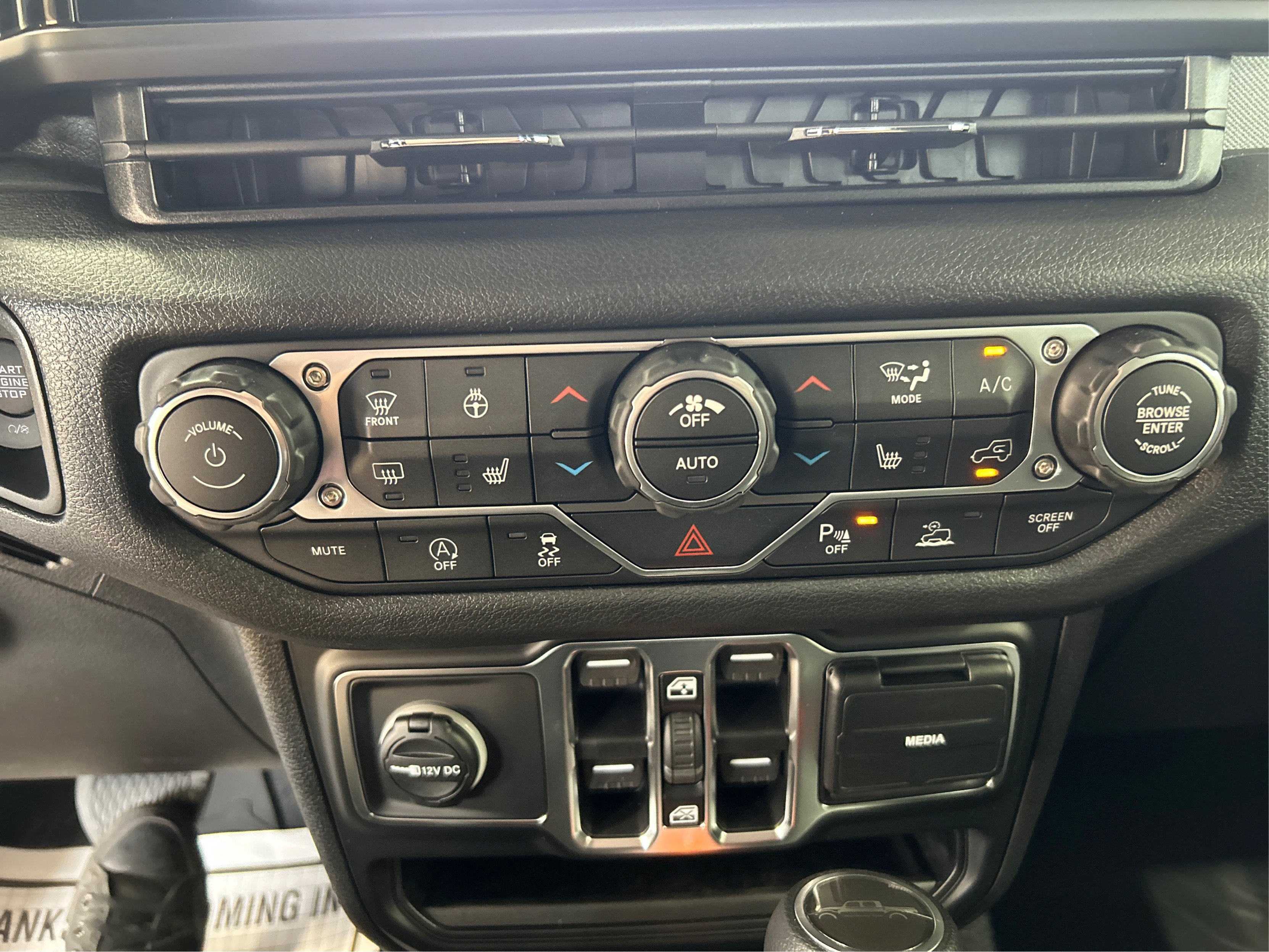 New 2026 Jeep Gladiator Sport AWD/4WD image 26