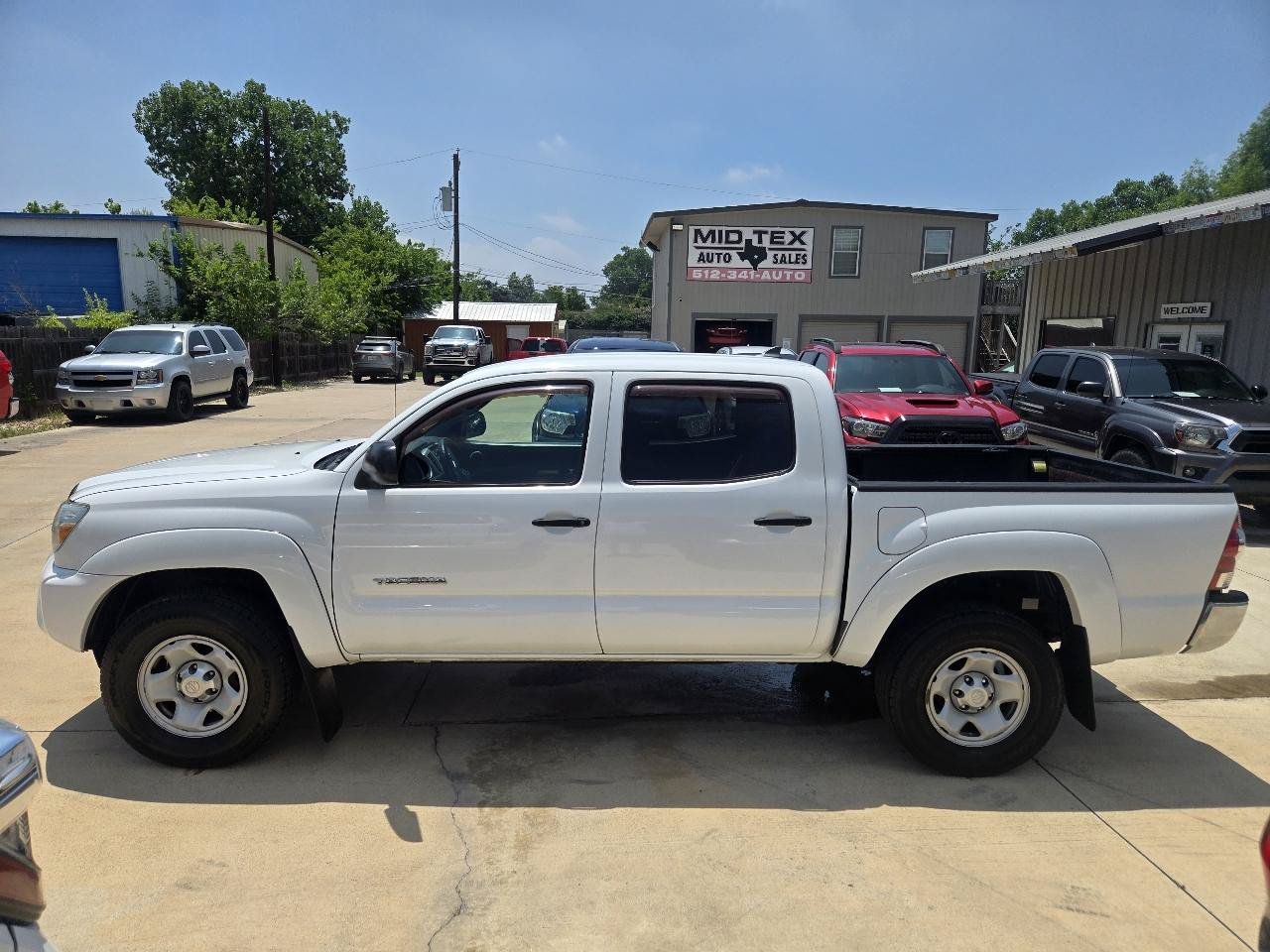 Used 2012 Toyota Tacoma PreRunner w/ SR5 Pkg RWD image 4
