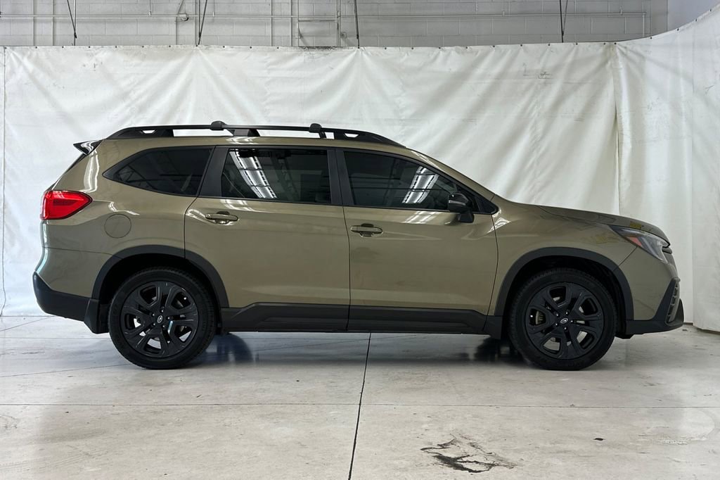 Used 2023 Subaru Ascent Onyx Edition AWD/4WD image 3