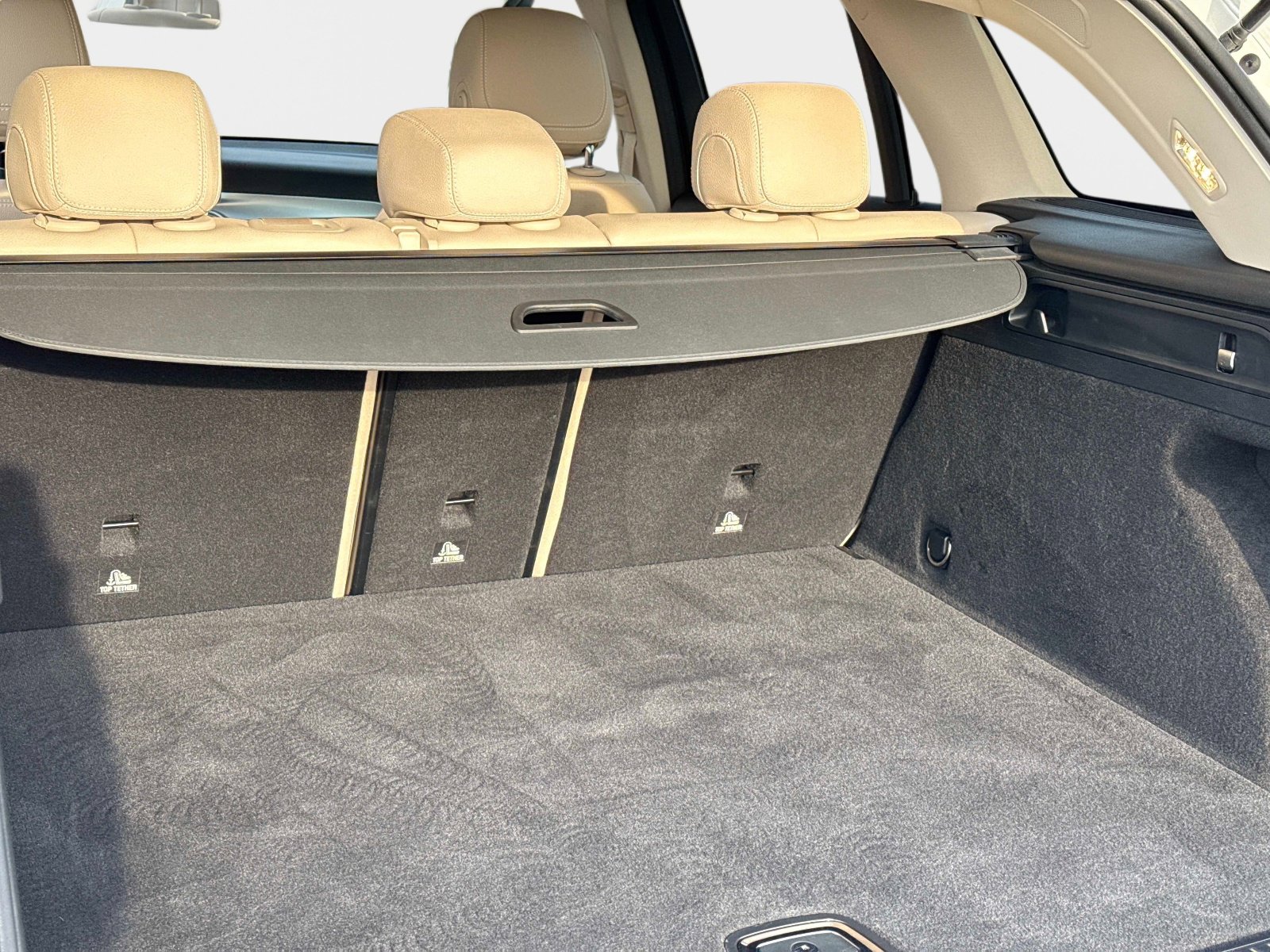 Used 2022 Mercedes-Benz GLC 300 4MATIC w/ Premium Package Lite image 12