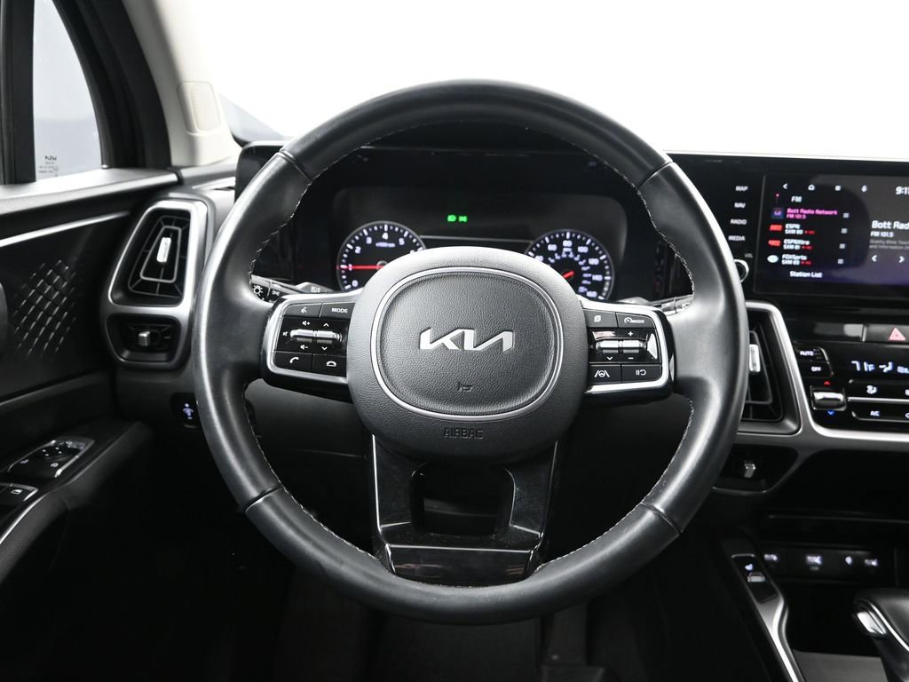 Certified 2023 Kia Sorento S image 33