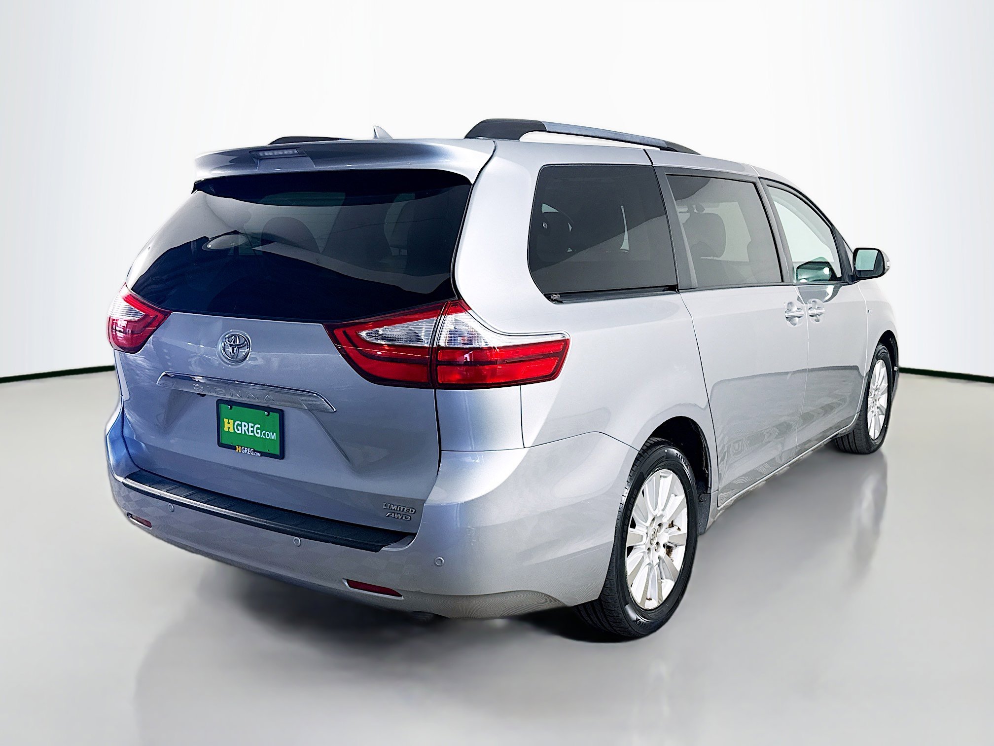 Used 2017 Toyota Sienna Limited Premium image 10