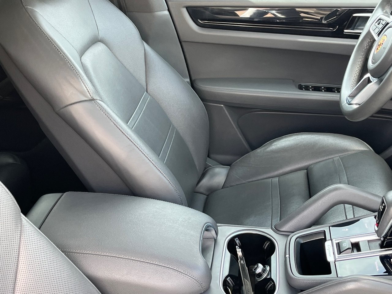Used 2019 Porsche Cayenne AWD/4WD image 10