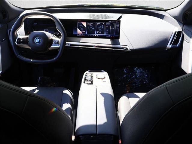 Used 2024 BMW iX xDrive50 w/ Premium Package AWD/4WD image 23