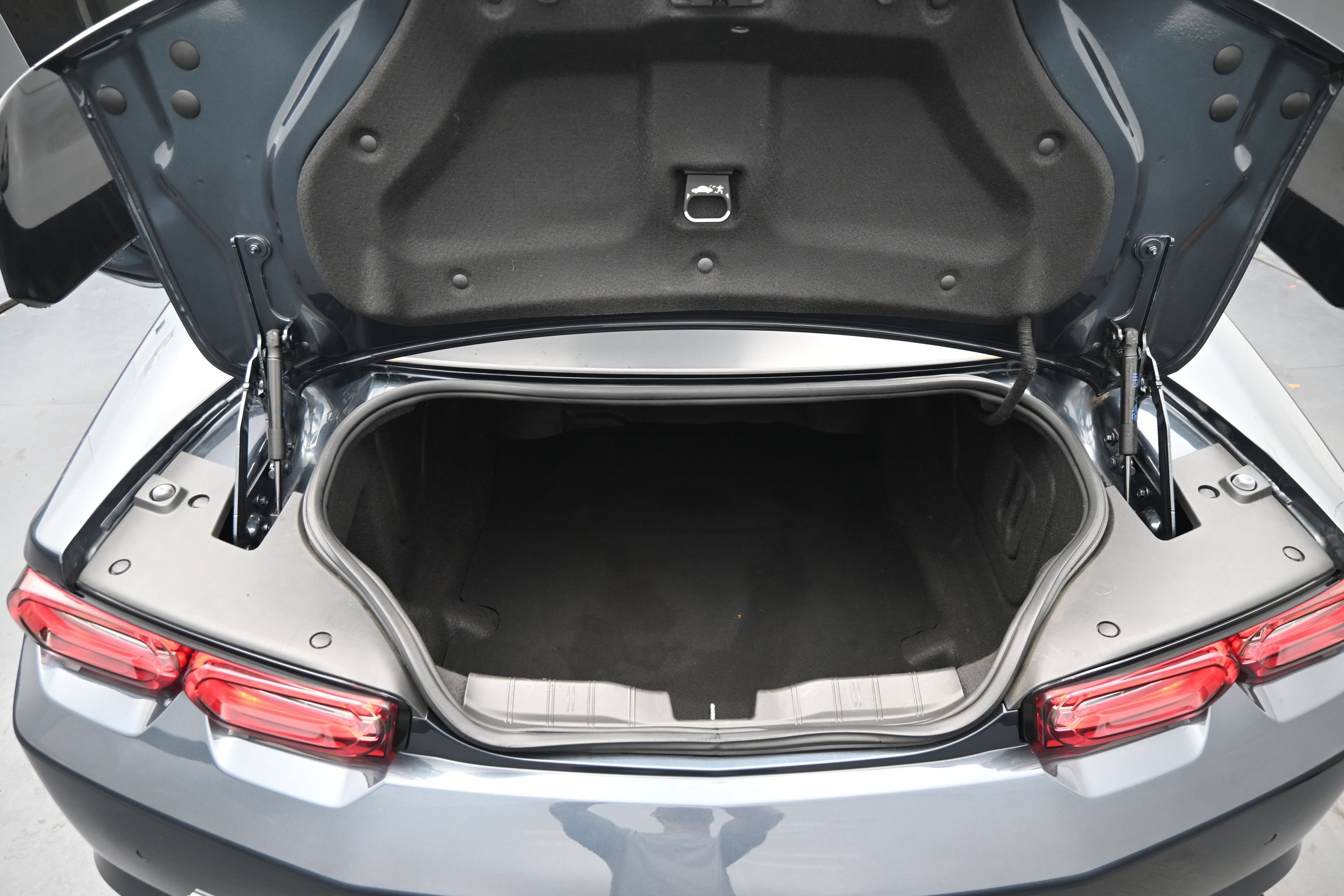 Used 2021 Chevrolet Camaro ZL1 w/ LPO, ZL1 Protection Package RWD image 23