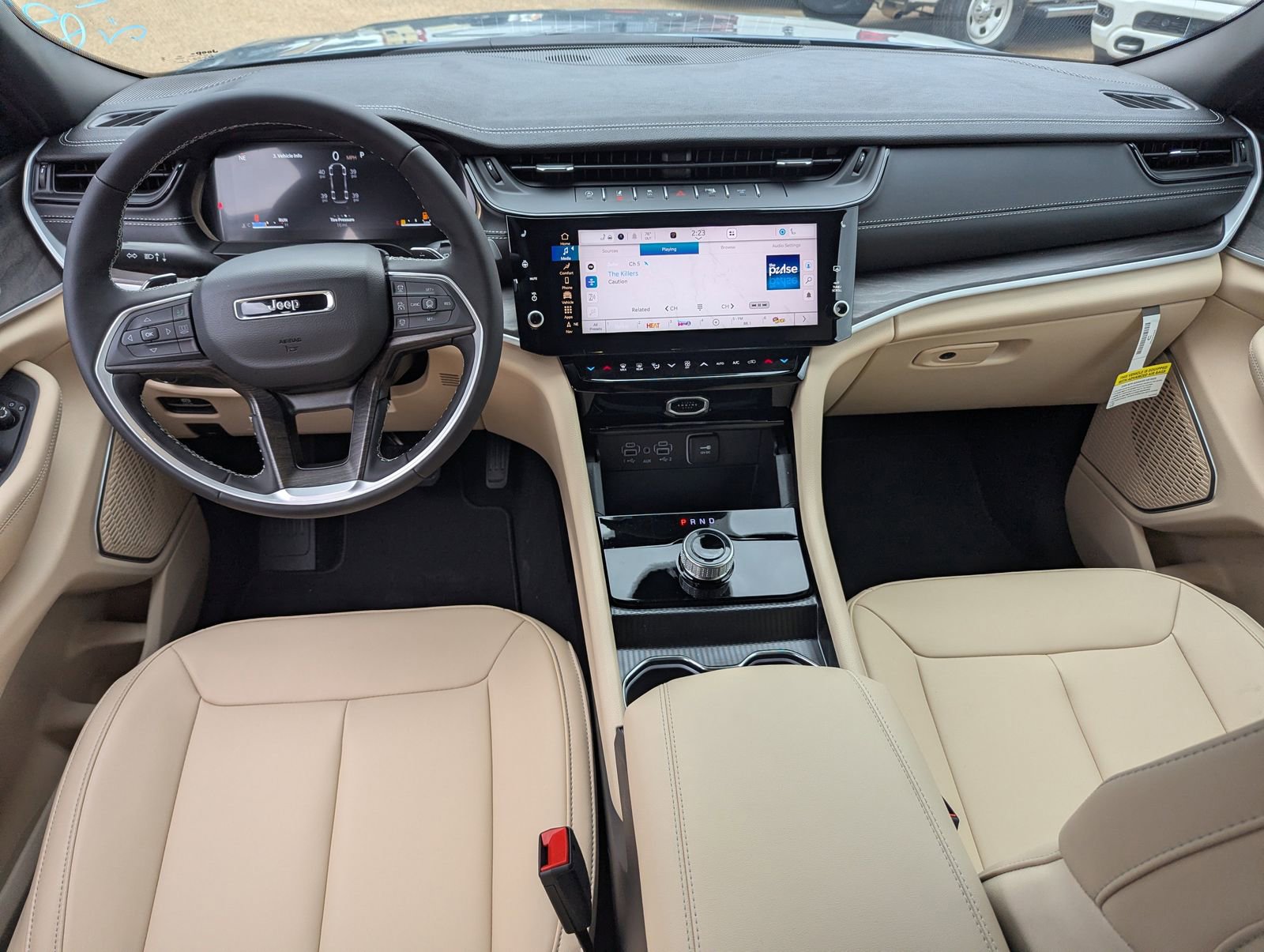 New 2026 Jeep Grand Cherokee L Limited w/ Limited Altitude Package RWD image 5