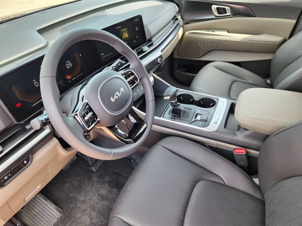 New 2026 Kia Carnival FWD image 7