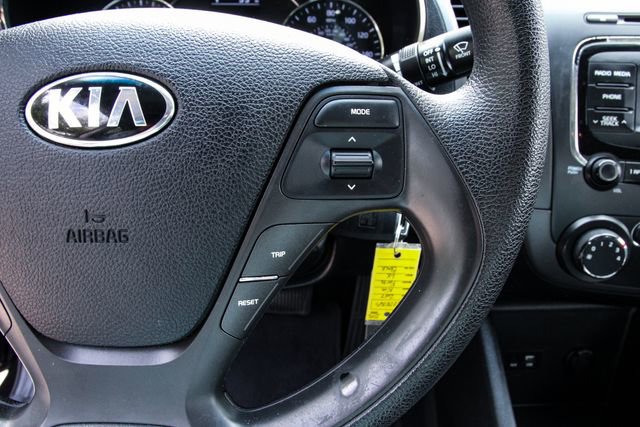 Used 2017 Kia Forte LX image 18