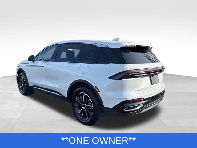 Certified 2025 Lincoln Nautilus Premier image 3