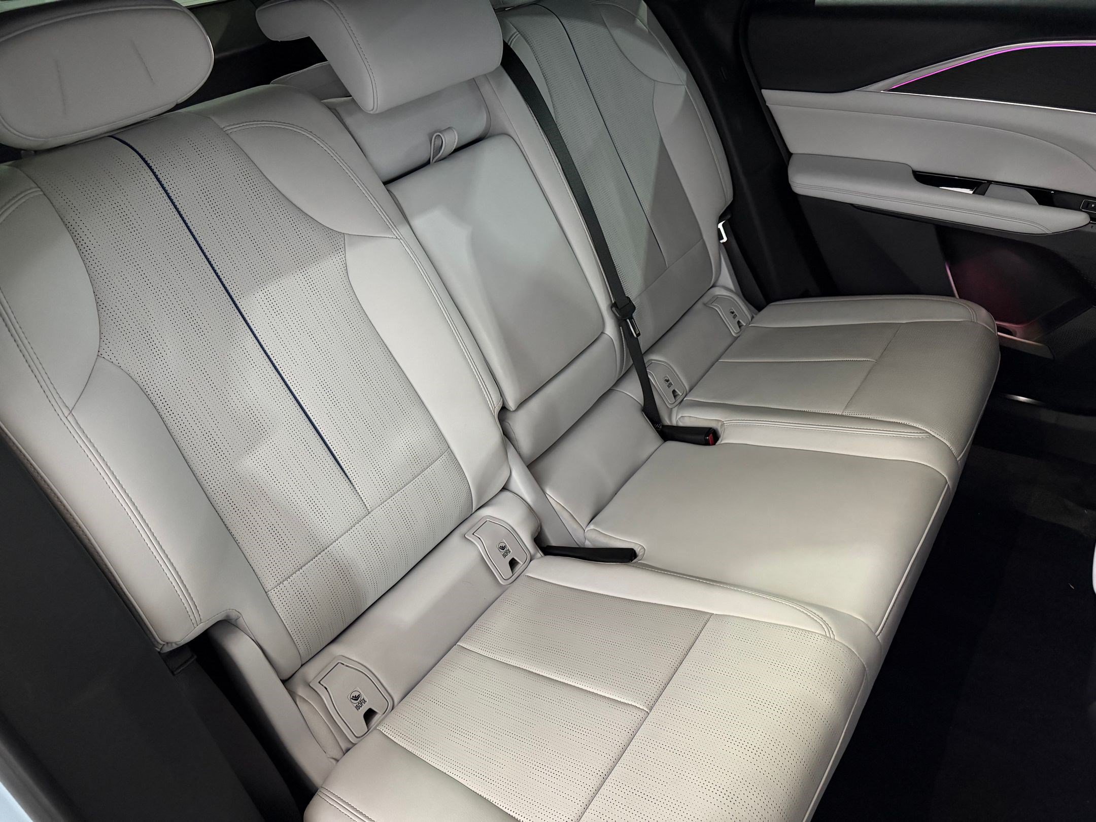Certified 2024 Cadillac Lyriq Luxury AWD/4WD image 45