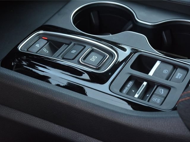 Used 2025 Honda Pilot Sport image 14