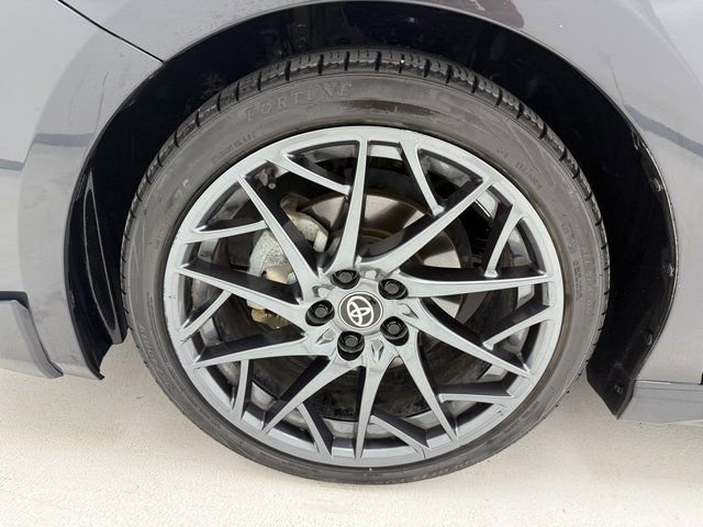 Used 2025 Toyota Camry XSE FWD image 7