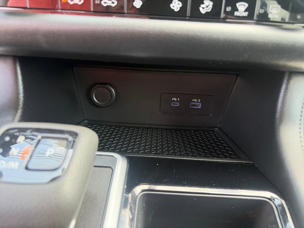 Used 2024 Nissan Pathfinder SV AWD/4WD image 31