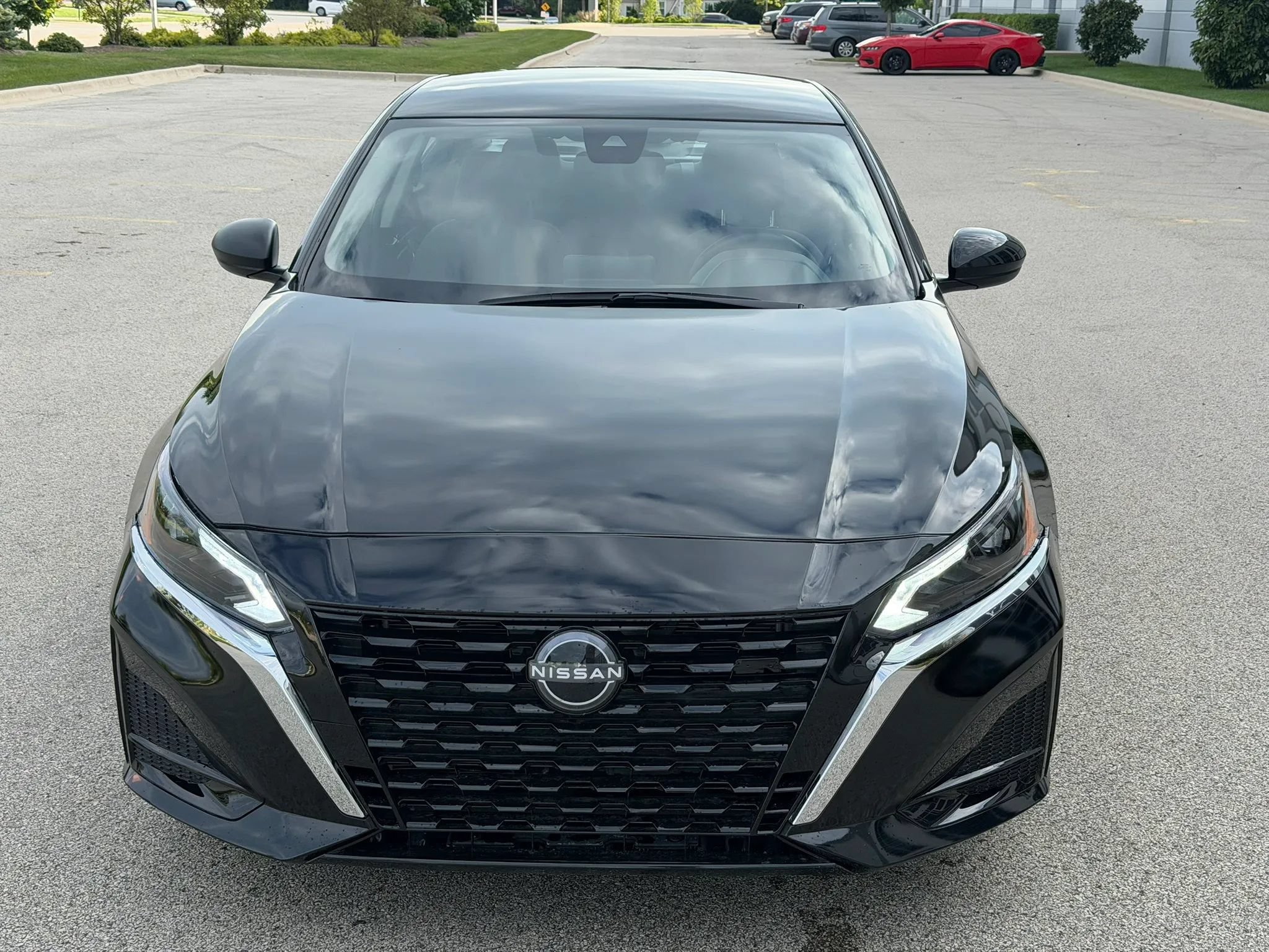 Used 2025 Nissan Altima 2.5 SV FWD image 2