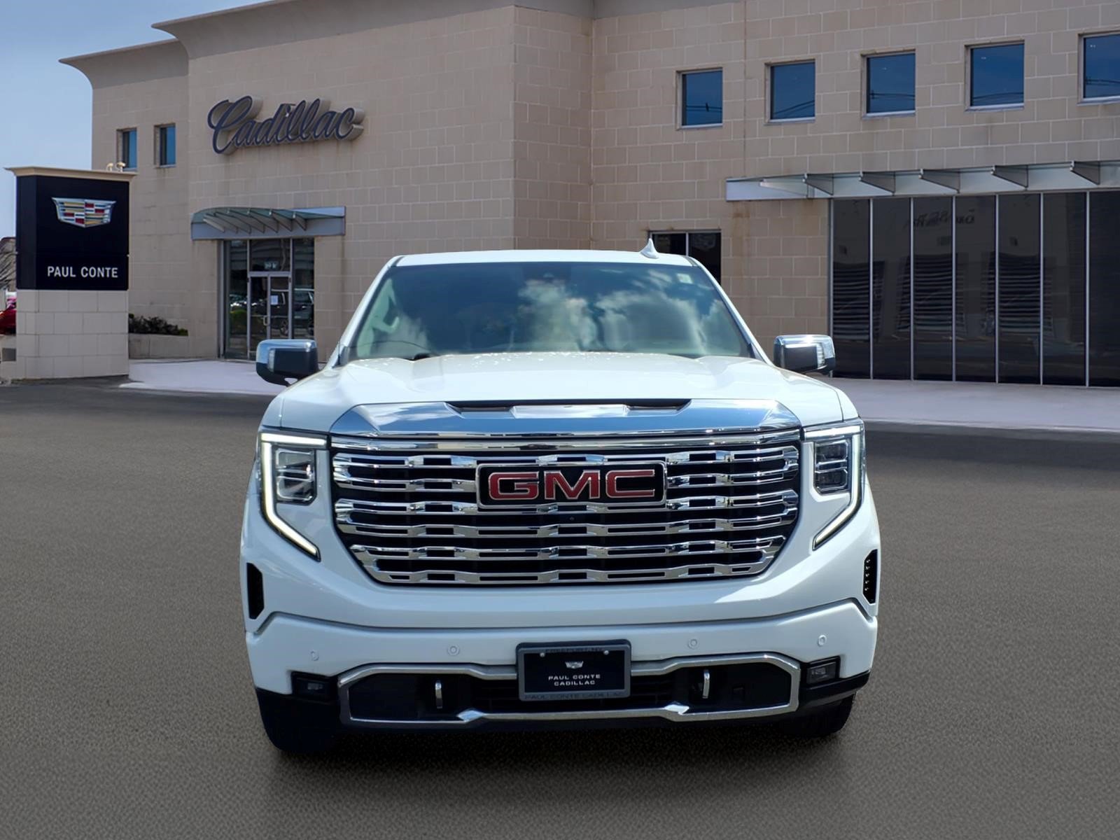 Used 2023 GMC Sierra 1500 Denali AWD/4WD image 2