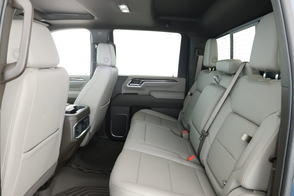 Used 2025 Chevrolet Silverado 3500 LTZ w/ LTZ Premium Package image 20