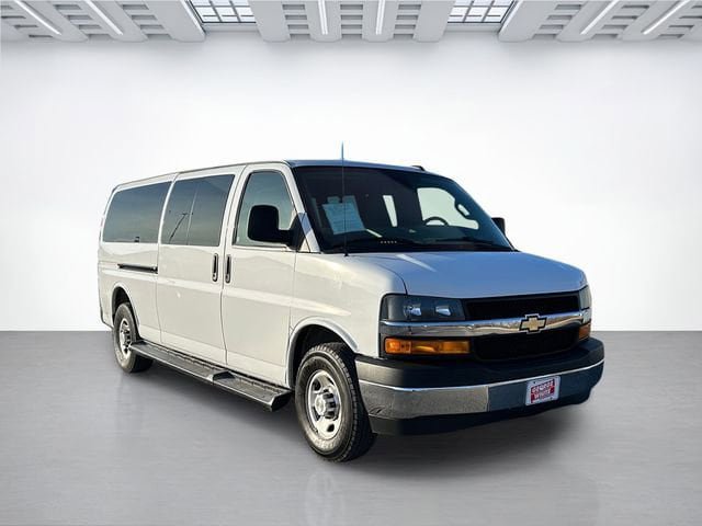 Used 2023 Chevrolet Express 3500 LT w/ LT Preferred Equipment Group RWD image 2