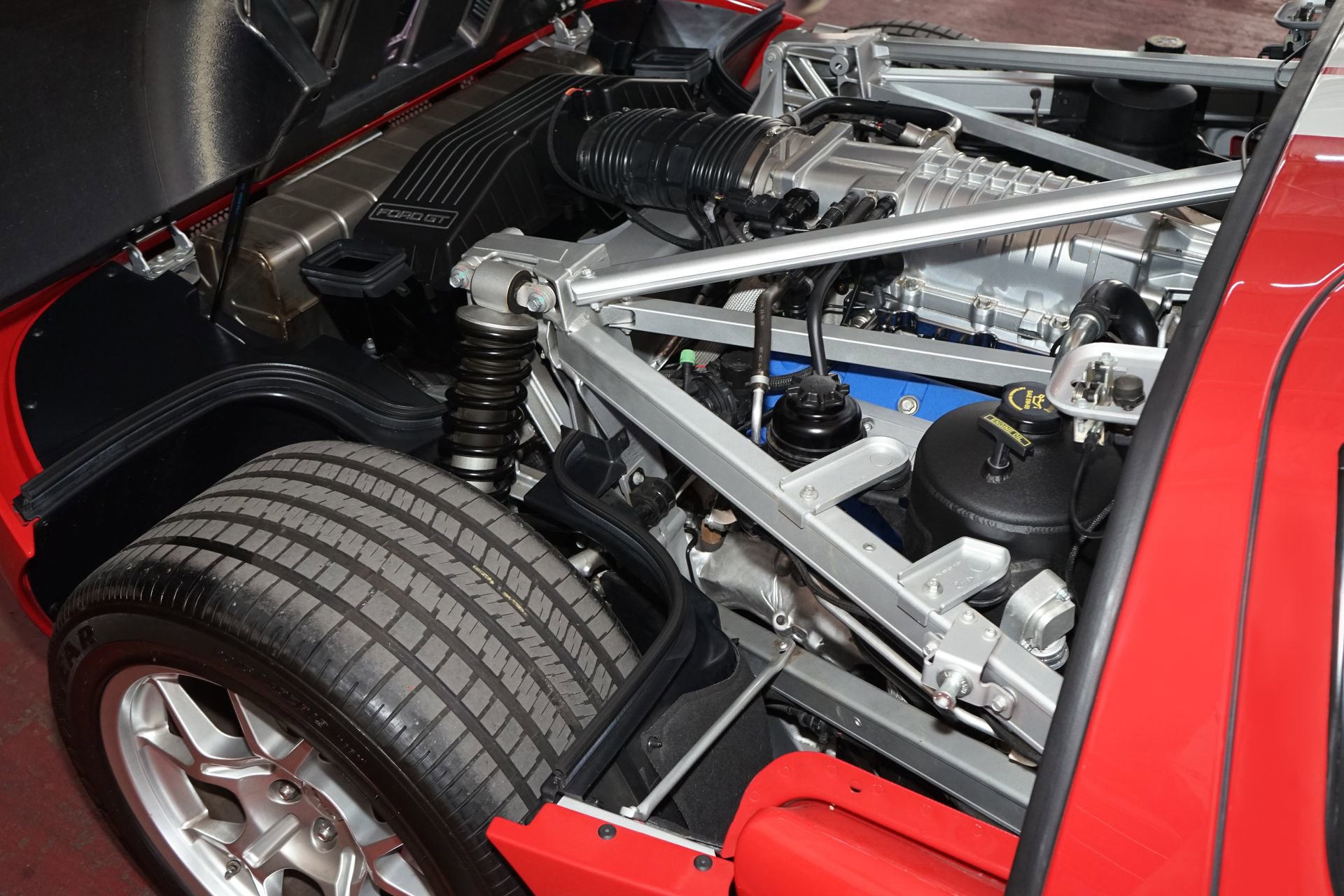 Used 2005 Ford GT image 27