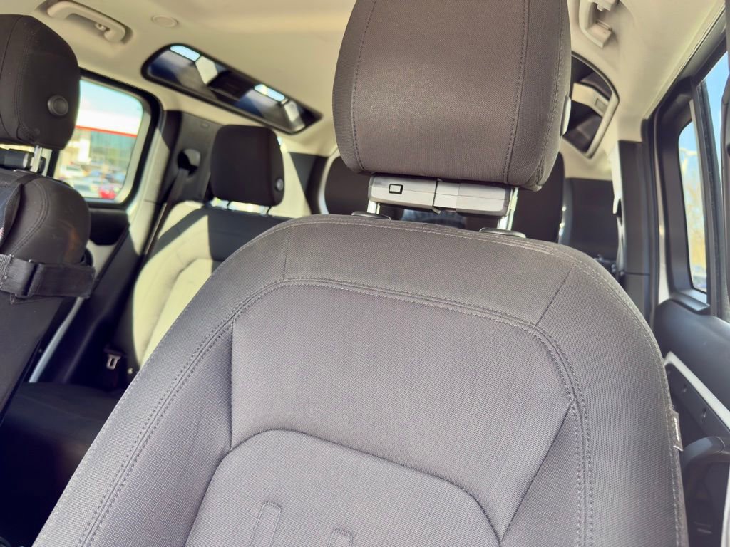 Used 2021 Land Rover Defender 110 image 5