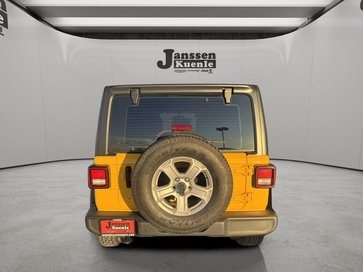 Used 2020 Jeep Wrangler Unlimited Sport S AWD/4WD image 2