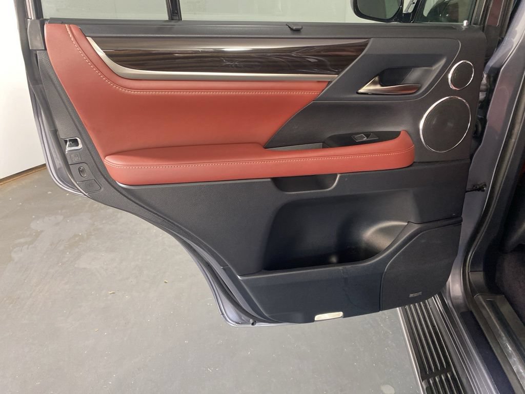 Used 2018 Lexus LX 570 4WD w/ Luxury Package image 27