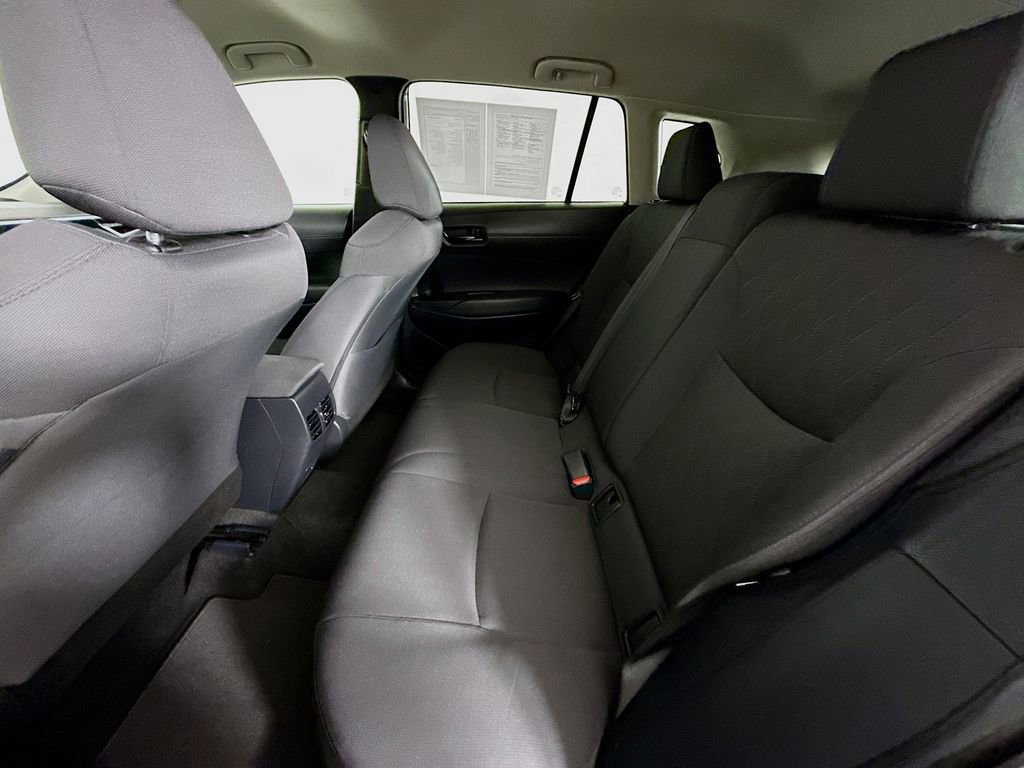 Used 2025 Toyota Corolla Cross LE AWD/4WD image 25